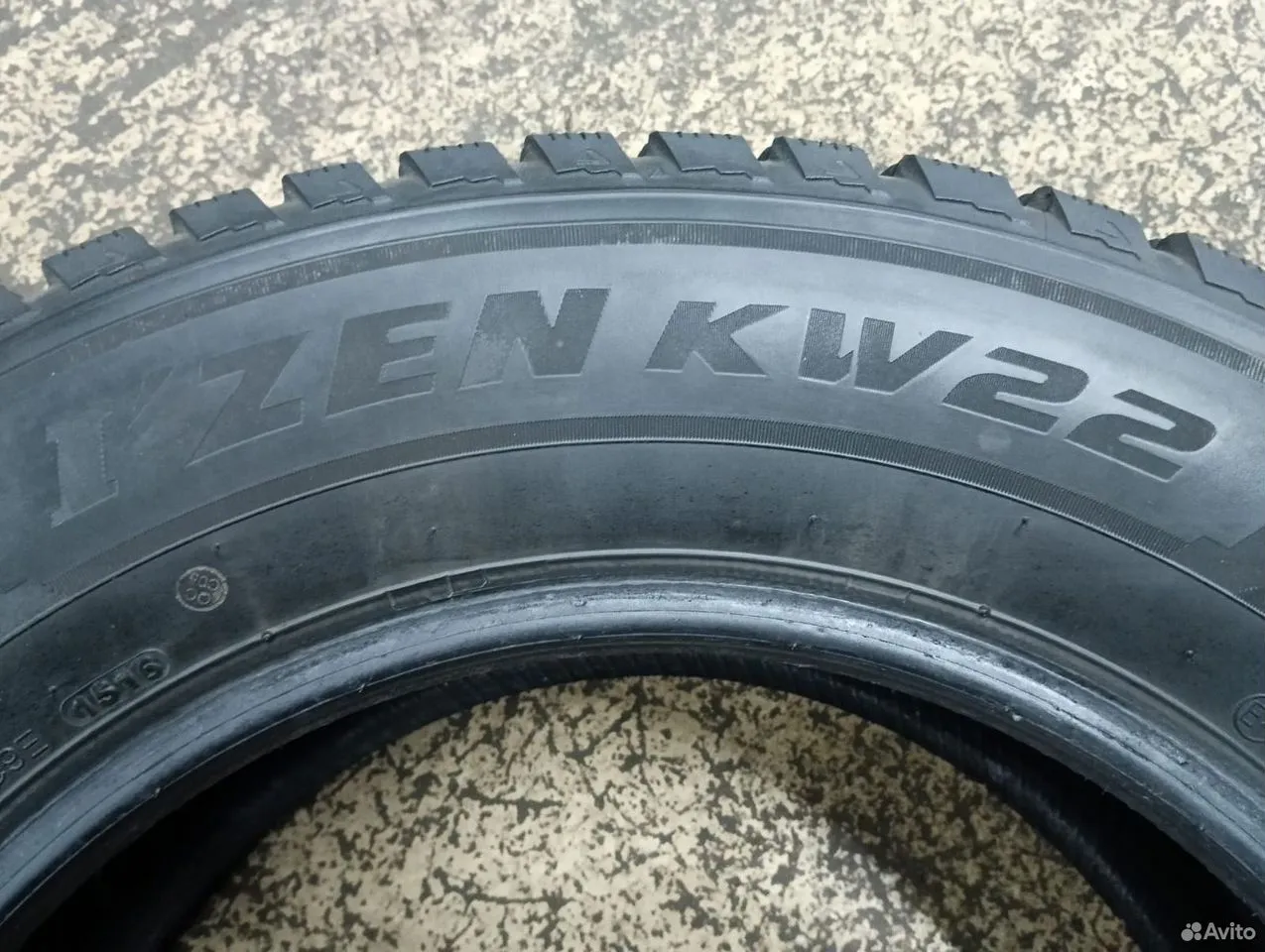 Kumho I'Zen KW22 235/65 R17 108T, фото 7
