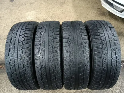 Kumho I'Zen KW22 235/65 R17 108T