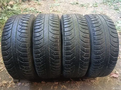 Bridgestone Ice Cruiser 7000 265/65 R17 116T