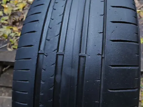 Pirelli P Zero PZ4 275/35 R21 103Y