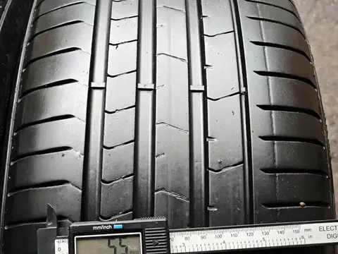 Pirelli P Zero PZ4 245/45 R18 100Y