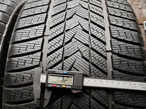 ZMAX Winterhawke II 275/30 R20 97H