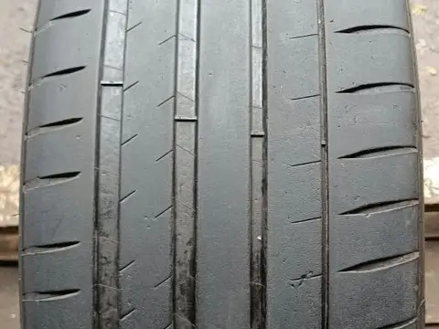 Michelin Pilot Sport 4 S 285/40 R23 111Y