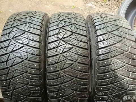 Goodyear Ultragrip 600 215/65 R16 98T