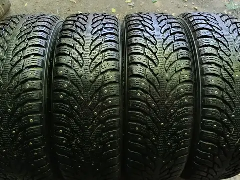 Nokian Tyres Hakkapeliitta 9 SUV 215/65 R17 103T