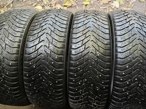 Nokian Tyres Hakkapeliitta 8 SUV 235/60 R18 107T