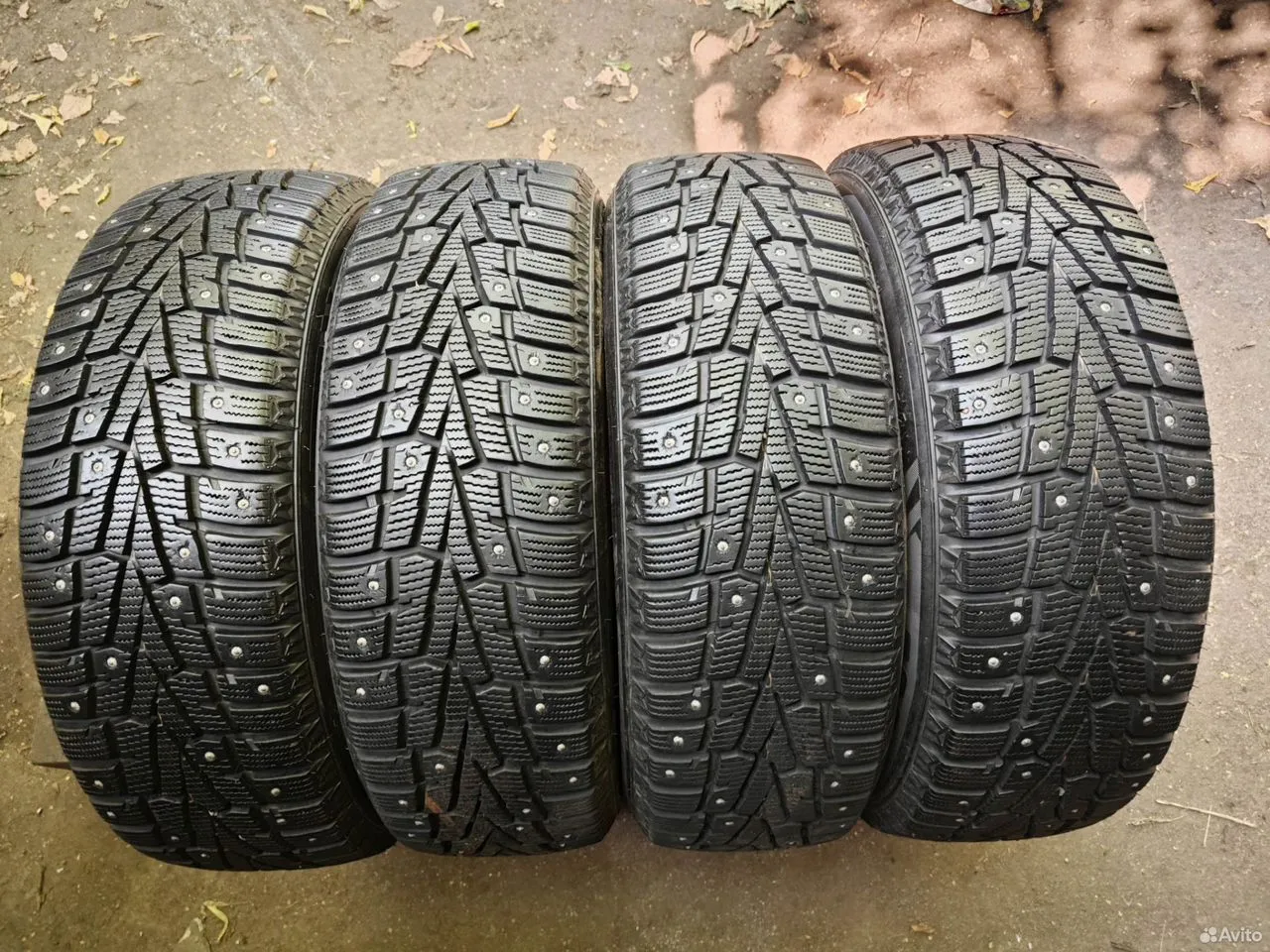 Roadstone Winguard WinSpike 205/60 R16 92T, фото 1