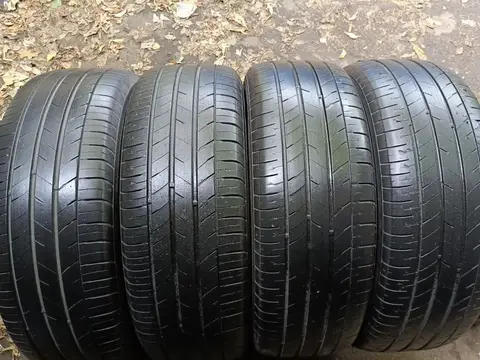 Kumho Ecsta HS52 215/55 R17 98W