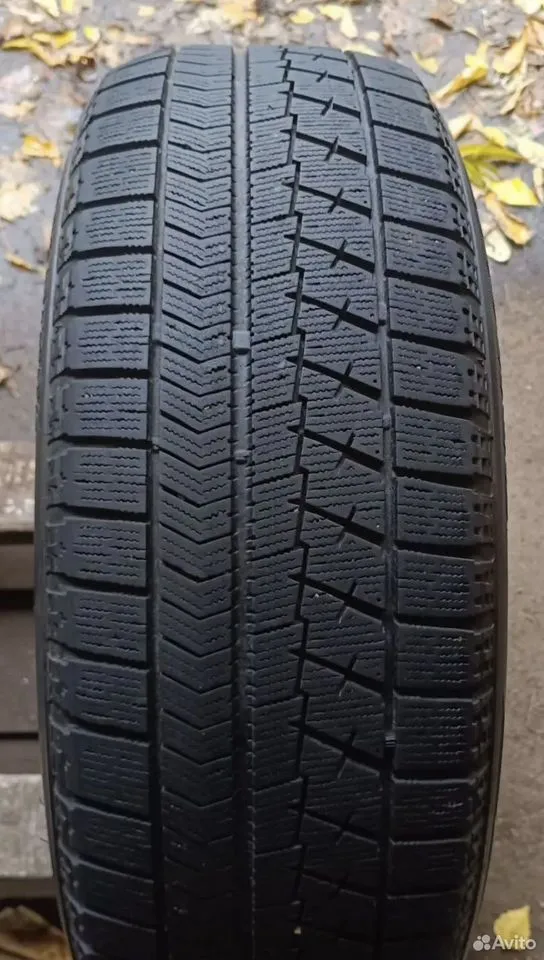 Bridgestone Blizzak VRX 215/60 R17 96Q, фото 1