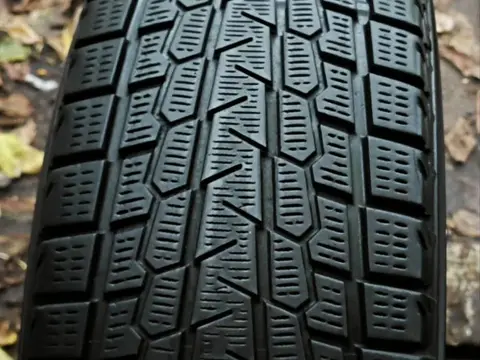 Yokohama Ice Guard G075 215/65 R17 99Q