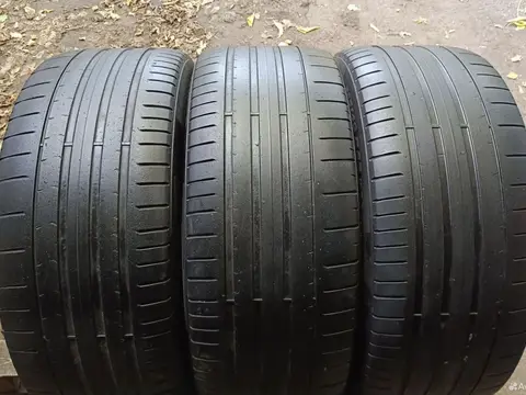 Pirelli P Zero PZ4 265/40 R22 106V