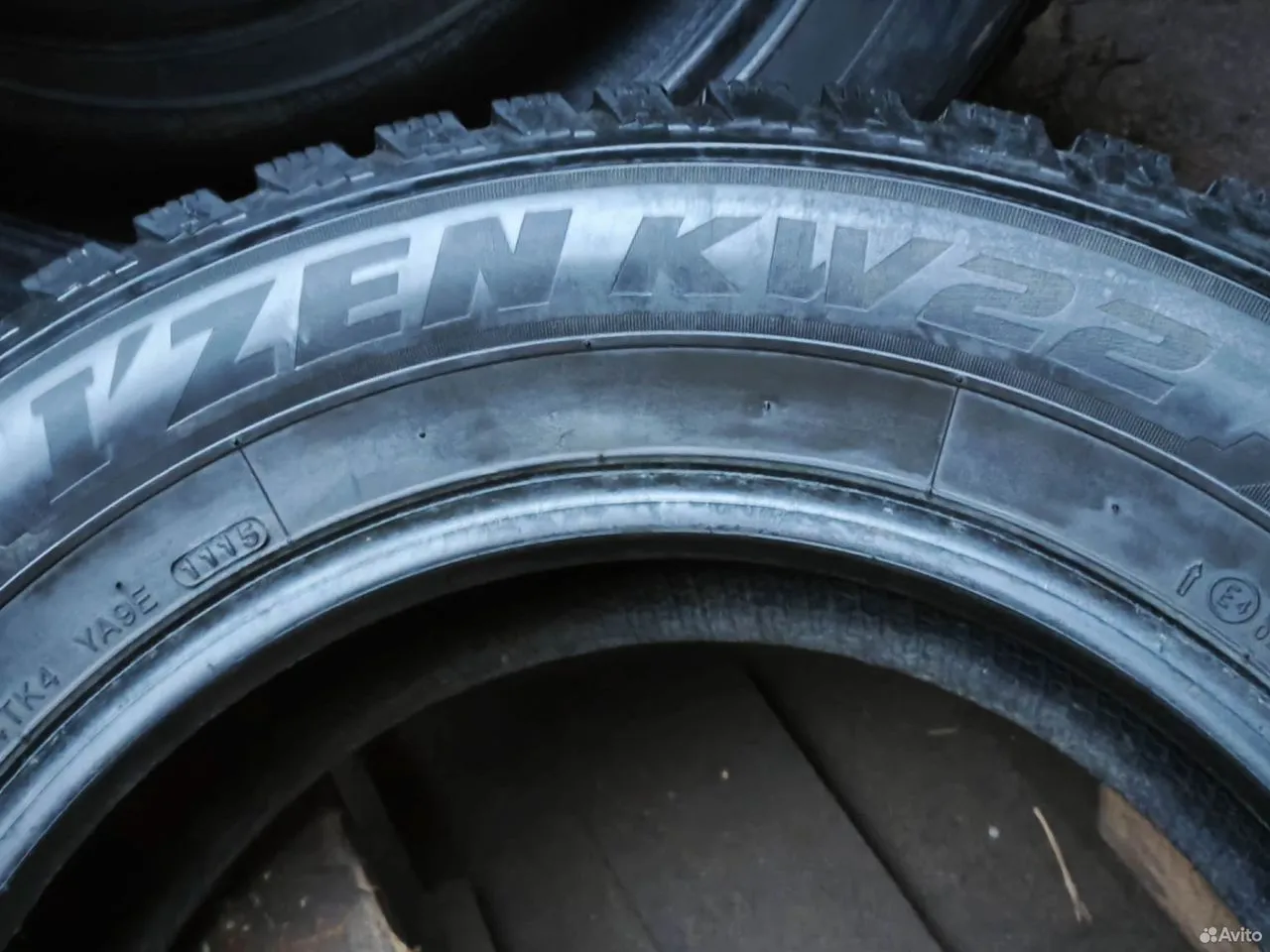Kumho I'Zen KW22 215/65 R16 98T, фото 8