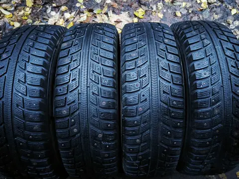 Kumho I'Zen KW22 215/65 R16 98T