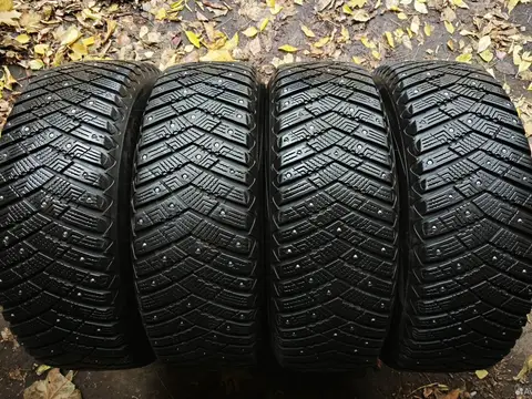 Goodyear UltraGrip Ice Arctic SUV 225/65 R17 102T